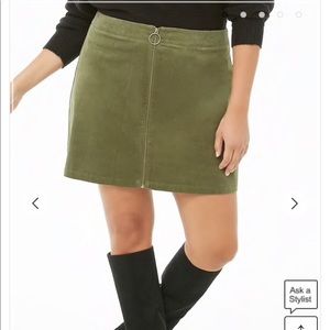 Plus size front-zip corduroy skirt